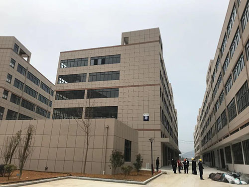 （招标代理）百色市工業園區小微企業創業基地項目（标準廠房部分）--B地塊施工招标